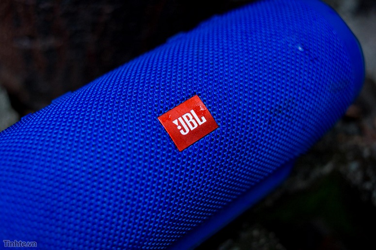 jbl_charge_3_Tinhte_06.jpg